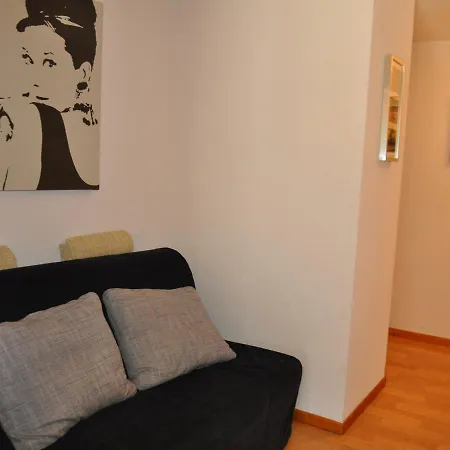 Avec Grande Terrasse Exposee Plein Sud Et Garage! - Fr-1-692-26 Apartment